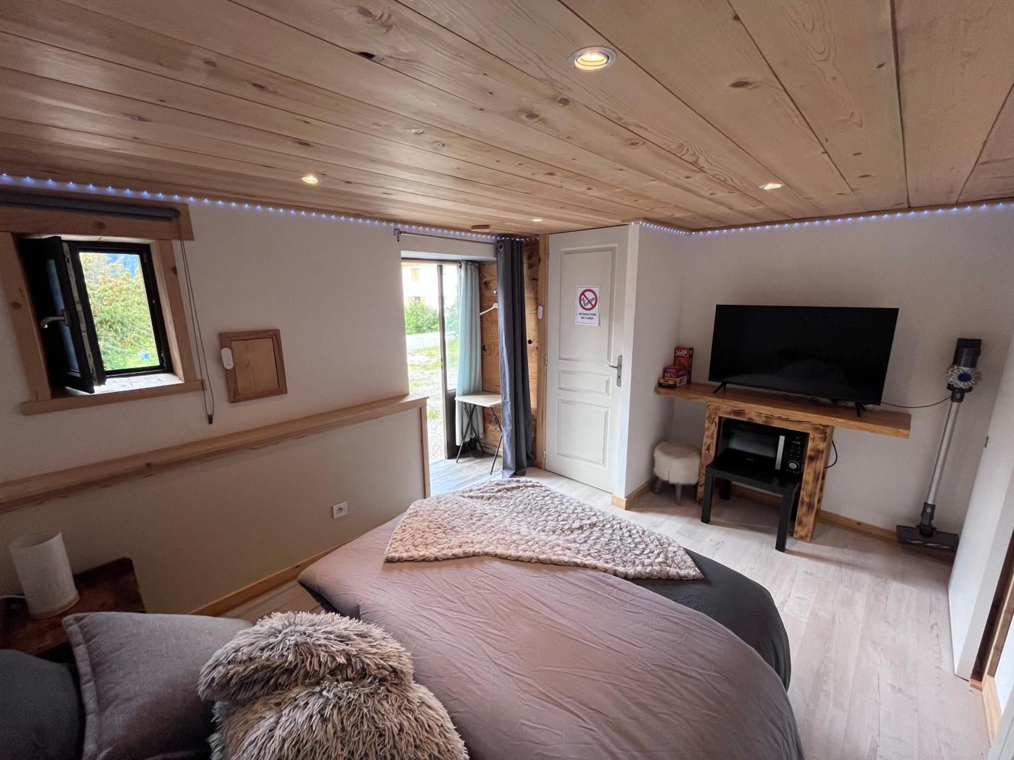 Chambre Individuelle Avec Salle D'Eau - Wc Et Parking ลาปลาญ ภายนอก รูปภาพ
